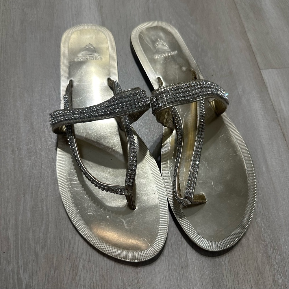 Aloha Island Silver Rhinestone Shiny Flip Flop Sandals Sz 10